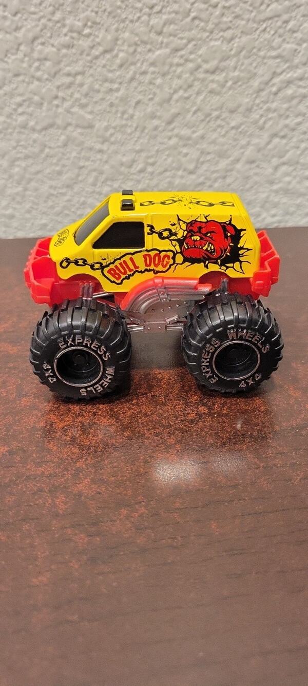 Turbo Wheels Yellow Bull Dog Monster Truck Die Cast Vehicles